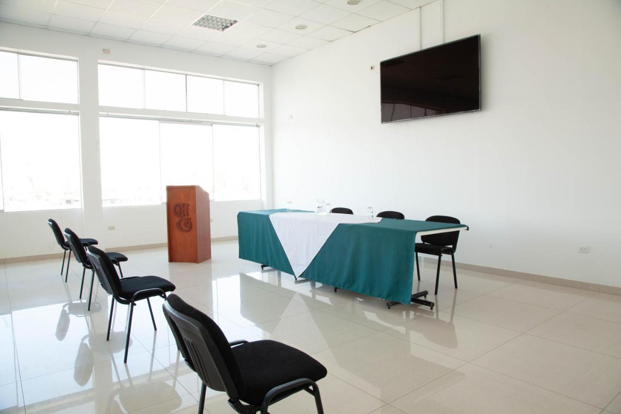 טאקנה Holiday Suites מראה חיצוני תמונה